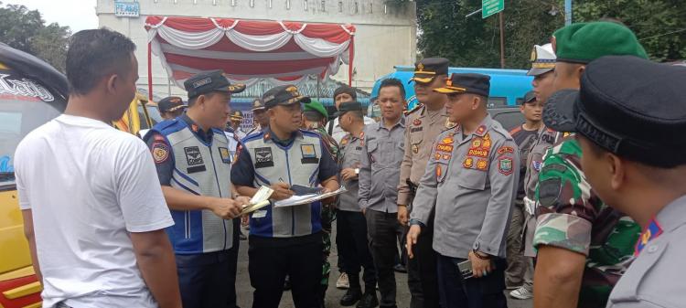 Pastikan Keamanan Kendaraan Jelang Nataru, Dishub Bersama Polres Binjai Lakukan Ramp Check