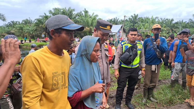 Kisah Ngeri Warga Siak, Disembunyikan Orang Bunian Saat Cari Berondolan Sawit