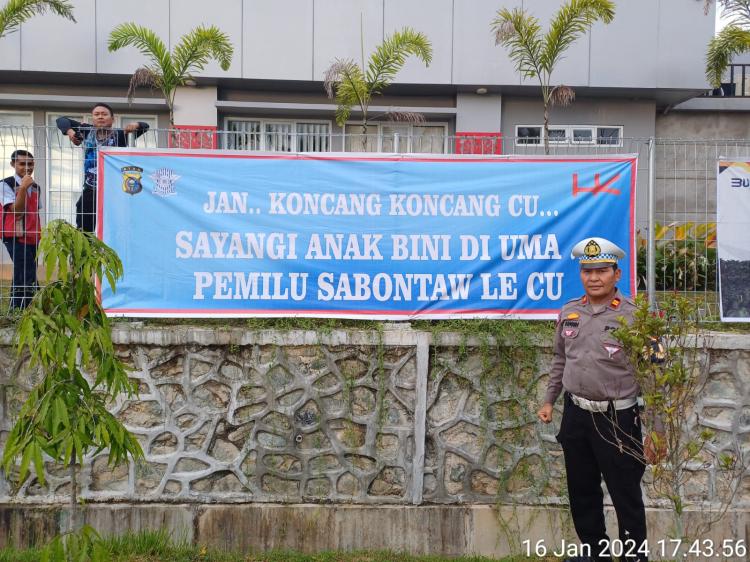 Cara Unik Ditlantas Polda Riau Ciptakan Pemilu Damai, Pasang Spanduk Imbauan Pakai Bahasa Daerah