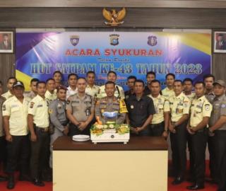 Kapolres Meranti Potong Tumpeng dan Beri Wejangan Cooling System