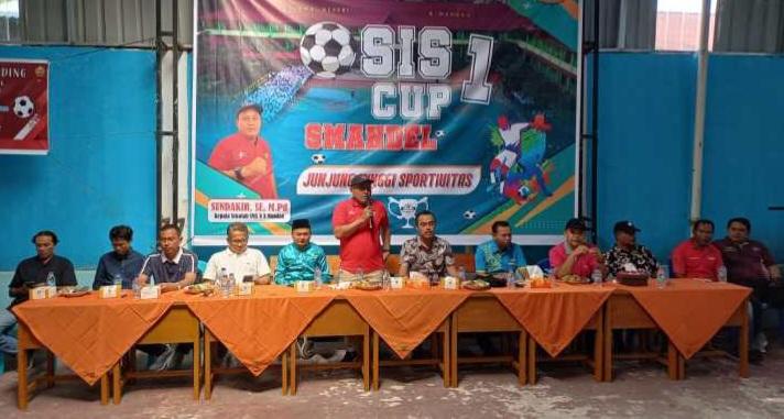 Total 16 Tim Siap Jadi Terbaik di Turnamen Futsal OSIS Cup I SMAN 8 Mandau