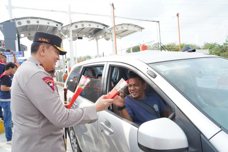 Arus Balik Lebaran, Kapolda Riau: 38.150 Kendaraan Melintasi Tol Pekanbaru-Bangkinang 