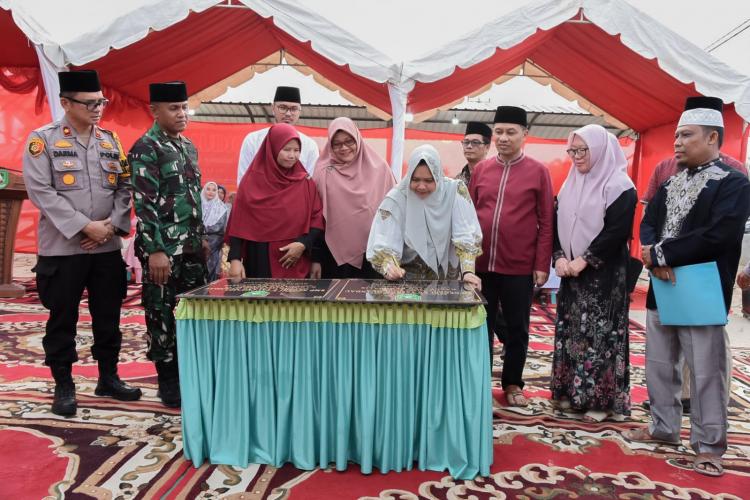 Resmikan Kelas Jauh SMPN 7 dan SDN 20 Talang Muandau, Ini Petuah Bupati Bengkalis