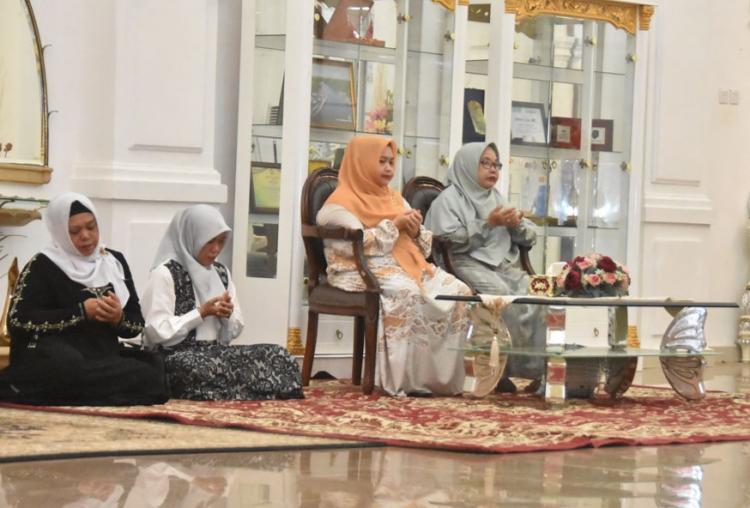 Bupati Bengkalis Khatam Bersama Para Santri Penghafal Quran