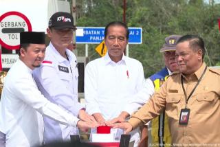 Presiden Jokowi Resmikan Tol Bangkinang-XIII Koto Kampar