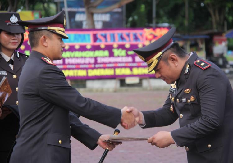 Kapolsek Mandau dan Tiga Personel Raih Penghargaan di Puncak HUT Bhayangkara ke 78