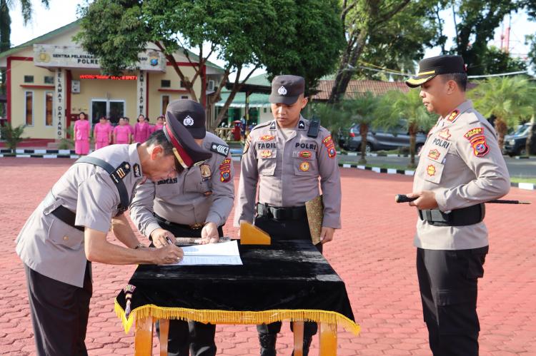 Polres Nias Gelar Sertijab Sejumlah Pejabat, AKBP Revi Nurvelani Pesankan Sinergi dan Dedikasi