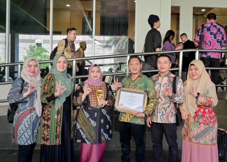 Kabupaten Bengkalis Raih Penghargaan UHC Award 2024, Kasmarni: Terima Kasih PD dan BPJS