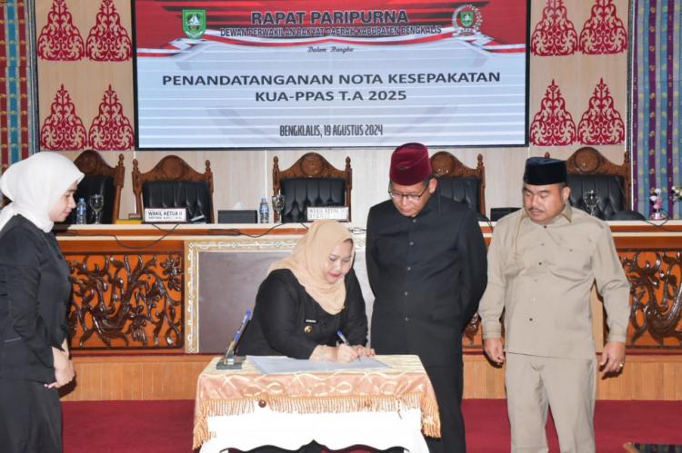 Bupati Bengkalis dan Pimpinan DPRD Bengkalis Teken MoU KUA-PPAS 2025