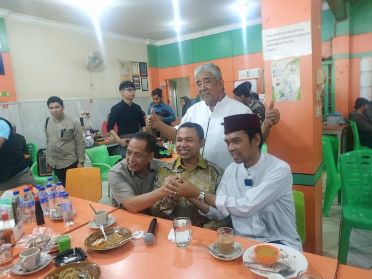 Ngopi Bareng Abdul Wahid, Ustad Abdul Somad Berikan Wejangan ke Masyarakat