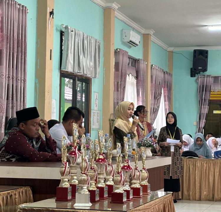 Kacab Wilayah II Disdik Riau Buka MIPA Expo SMAN 8 Mandau 2024