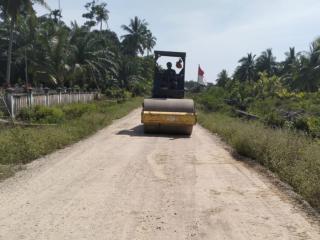 Mantap! Dinas PUPR Bengkalis Sigap Perbaiki Jalan Poros Bantan