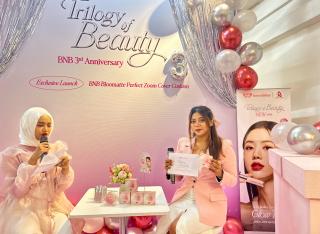 Usung Trilogy of Beauty, barenbliss Luncurkan Bloomatte Perfect Zoom Cover Cushion di Toko Envio Surabaya