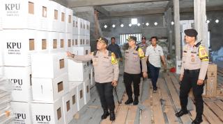 Pastikan Keamanan Logistik Pilkada 2024, Kapolres Kepulauan Meranti Cek Gudang KPUD