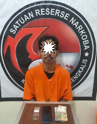 Tim Opsnal Resnarkoba Polres Bengkalis Borgol Pengedar Sabu dan Daun Ganja Kering