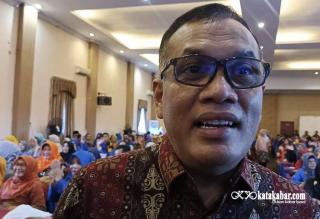 Dr Adolf Puji Kebijakan Alfedri: Tak Semua Kepala Daerah Bikin Beasiswa untuk Anak PKH