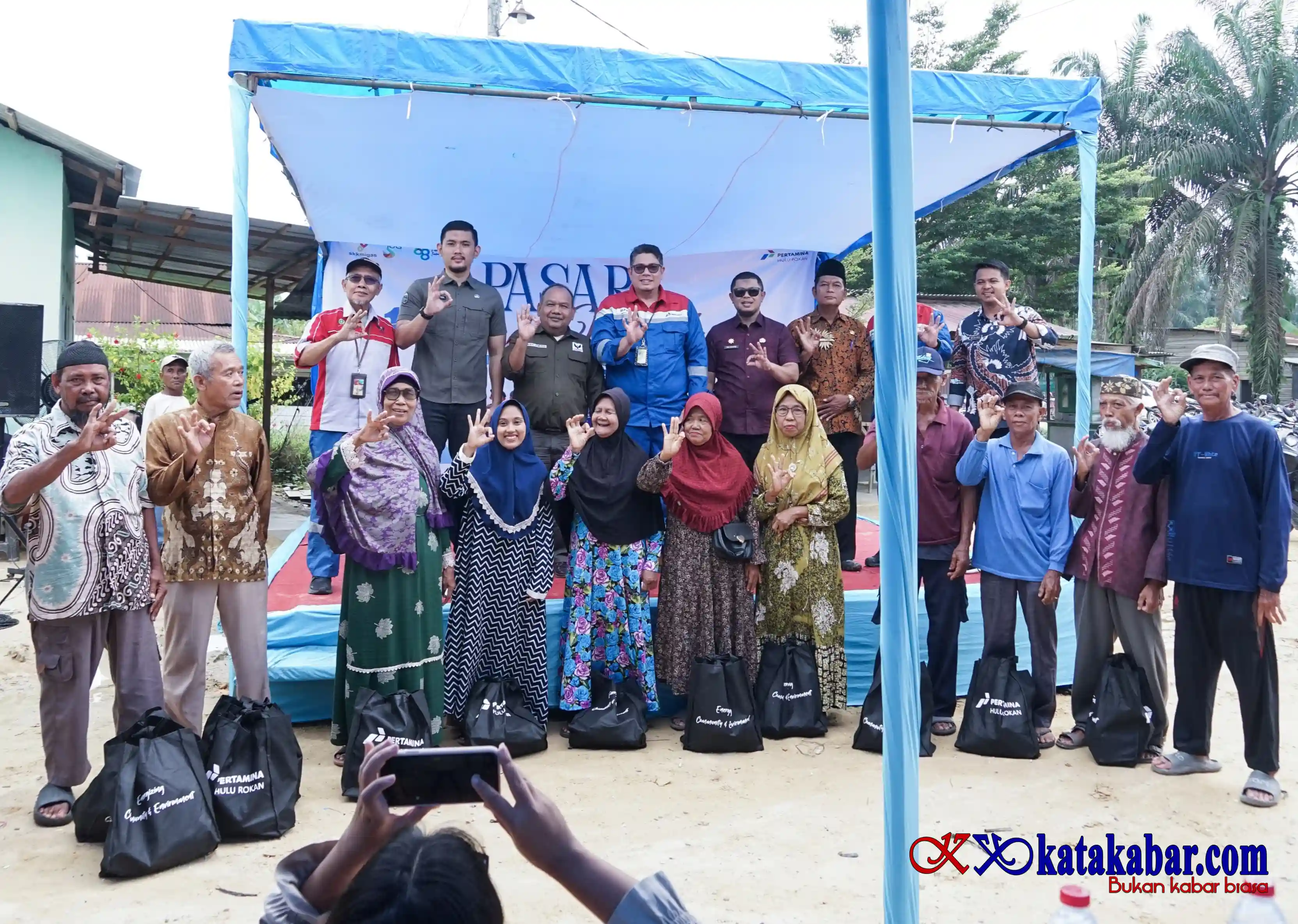 PHR Gelar Pasar Murah dan Perbaikan Jalan Tegar, Ini Harapan Camat Mandau