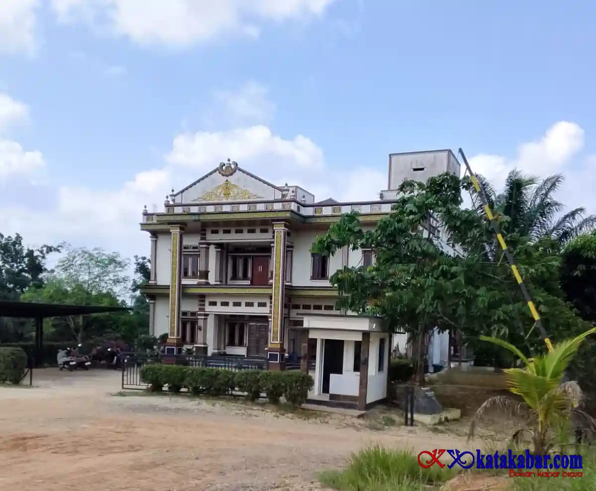 Mengulik Kebenaran Posisi Ketua DPRD Inhu di PT AMI, Kantor Perusahaan Tepat Sebelah Rumah Megahnya