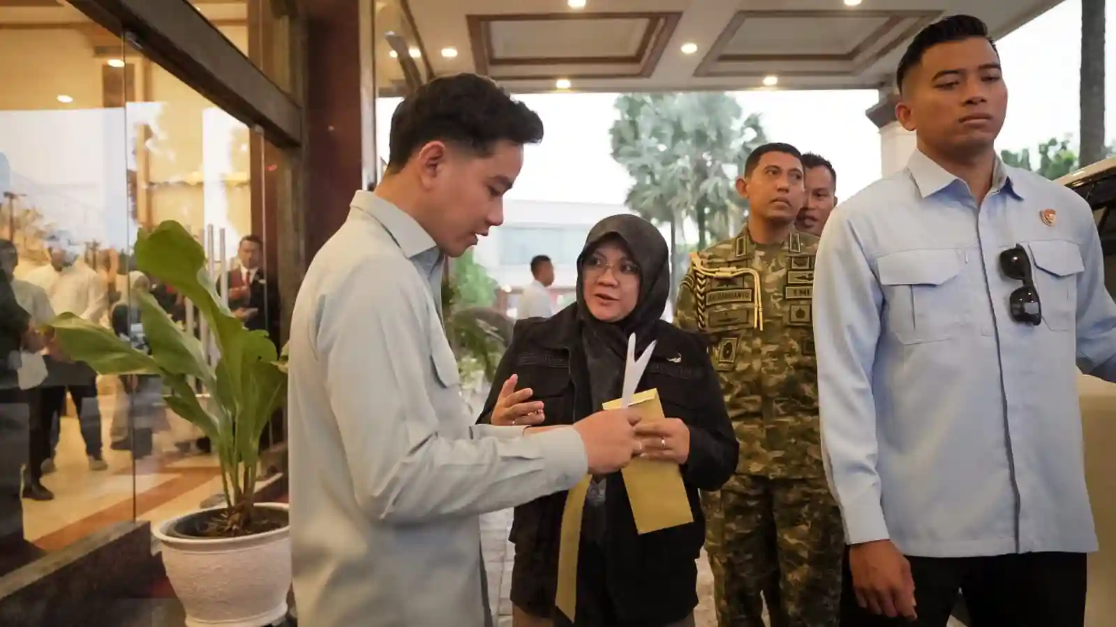 Bertemu Wapres Gibran, Bupati Afni Curhat soal DBH dan Dana Kurang Salur ke Siak, Totalnya Rp1 T