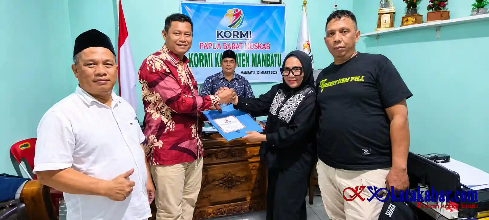 Hasnah Siregar Serahkan Dokumen Calon Ketua KORMI Labuhanbatu