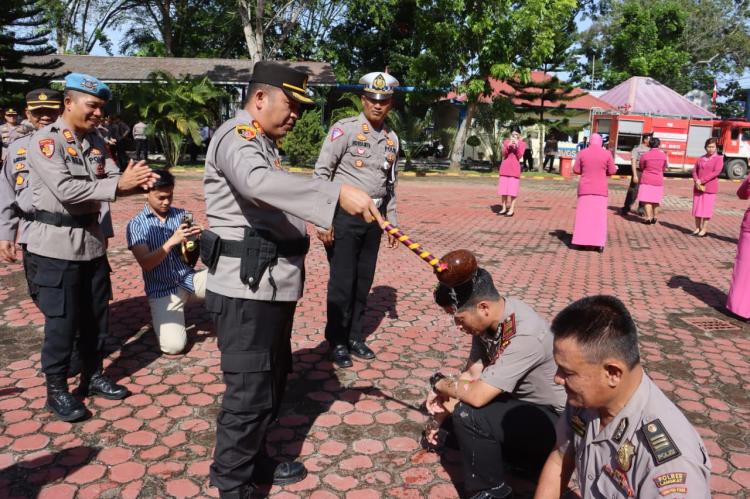 Sebanyak 32 Personel Polres Langkat Naik Pangkat