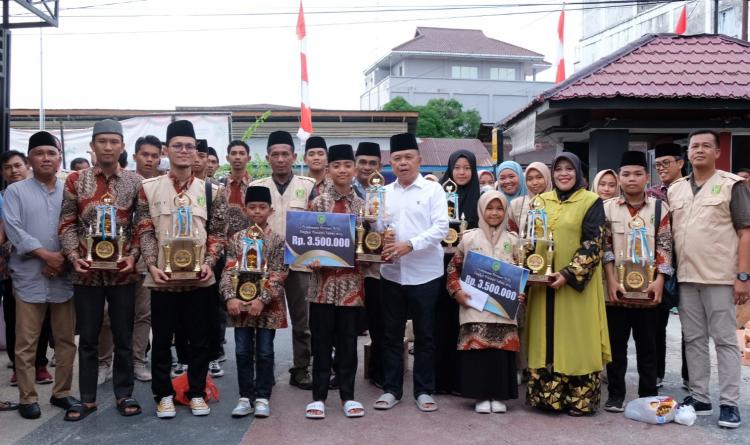 Pemkab Meranti Ganjar Tiga Qori dan Qoriah Terbaik Umrah