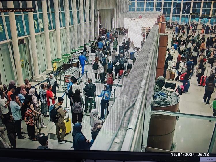 13.751 Penumpang Padati Bandara SSK II Pekanbaru Saat Puncak Arus Balik