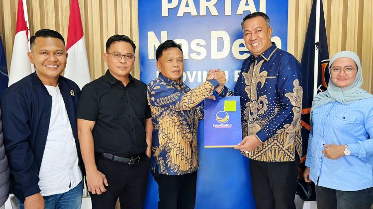 Terima SK B1 KWK dari NasDem, Asmar-Muzamil Siap Bertarung di Pilkada Kepulauan Meranti 2024