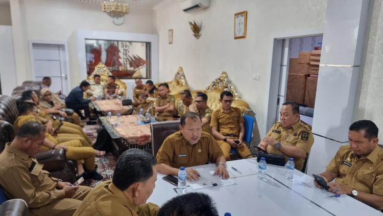 Sekda Kepulauan Meranti Pimpin Rapat Pelaksanaan Anggaran Tahun 2025