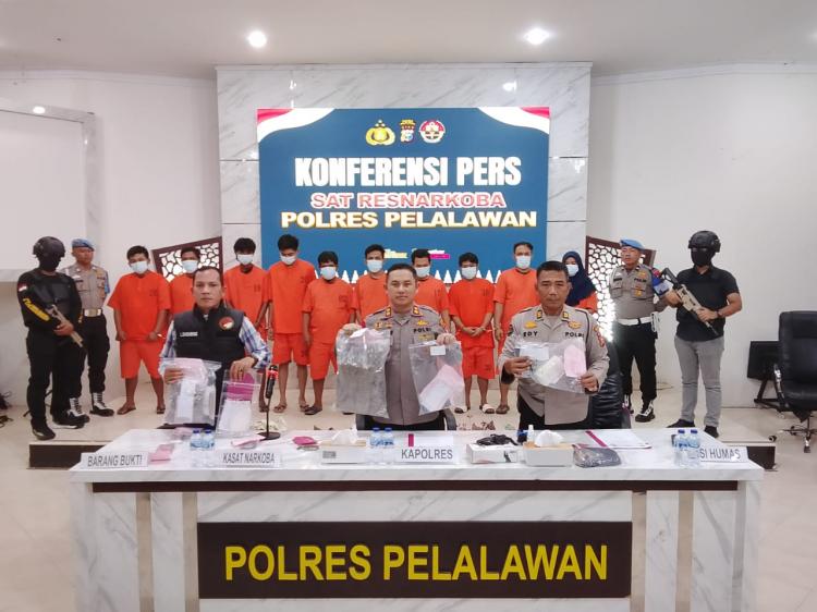 Polres Pelalawan Bekuk 27 Tersangka Kasus Narkoba, Dua Diantaranya  Perempuan