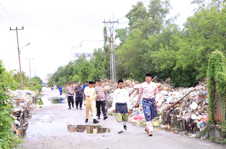 Tertibkan Sampah Liar di Jalan Nelayan, Wabup Perintahkan Pasang Portal dan Pengawasan Terpadu