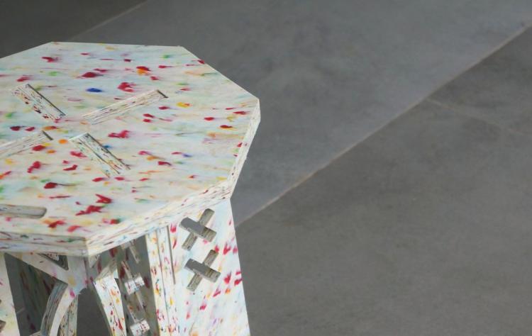 FURE: Inovasi Mahasiswa Surabaya Ubah Tutup Botol Plastik Jadi Furnitur Estetik Ramah Lingkungan
