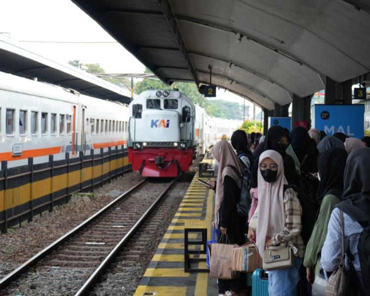 Dari Stasiun Malang KAI Daop 8 Surabaya Operasikan KA Tambahan