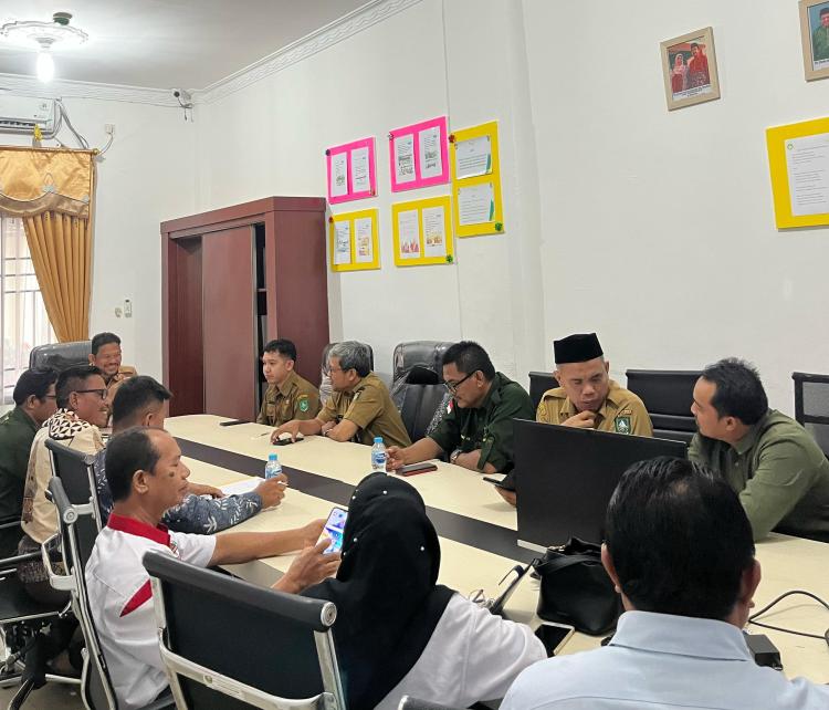 Disbun Bengkalis Bersama Asosiasi Bahas Beasiswa SDM Perkebunan Sawit 2025
