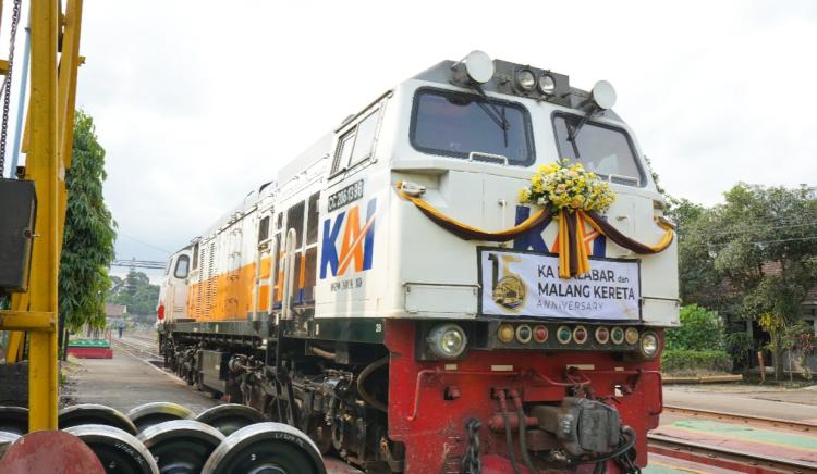 Bersama Komunitas Railfans Malang Raya KAI Daop 8 Peringati 15 Tahun KA Malabar dan Berdirinya Komunitas