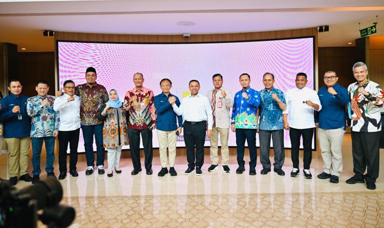 Bupati Bengkalis Perjuangkan Listrik Masuk ke Seluruh Desa Kabupaten Bengkalis dan Menyala 24 jam