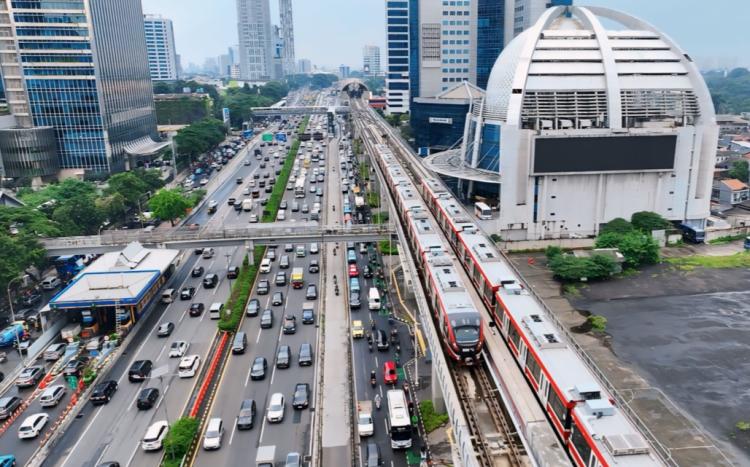 Lampaui Target, LRT Jabodebek Layani 202 Ribu Pengguna Selama Libur Panjang Waisak