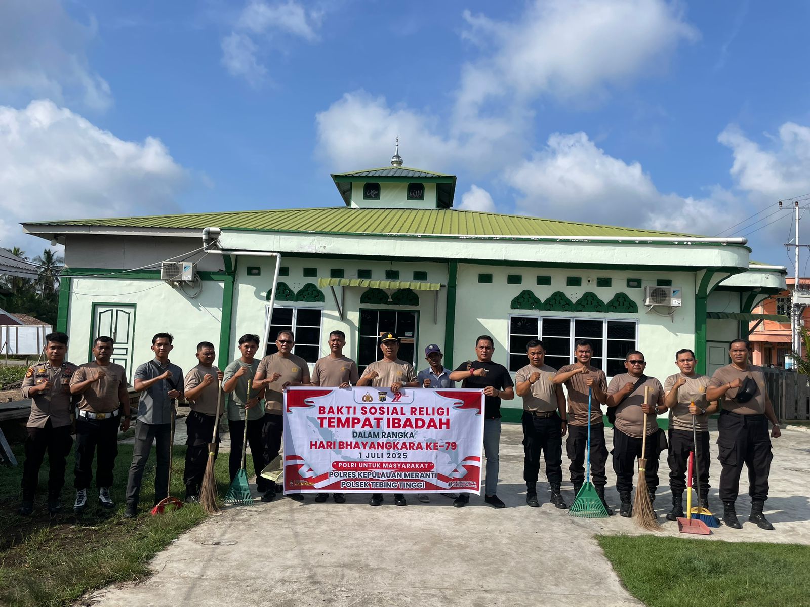 Polsek Tebingtinggi Gelar Bakti Religi di Tempat Ibadah Sambut HUT Bhayangkara ke79 2025