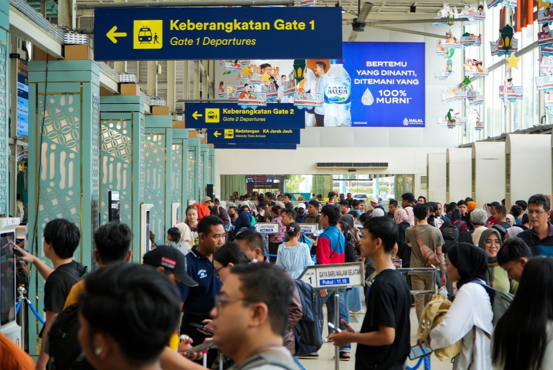 Stasiun Pasarsenen Paling Favorit Selama Libur Sekolah