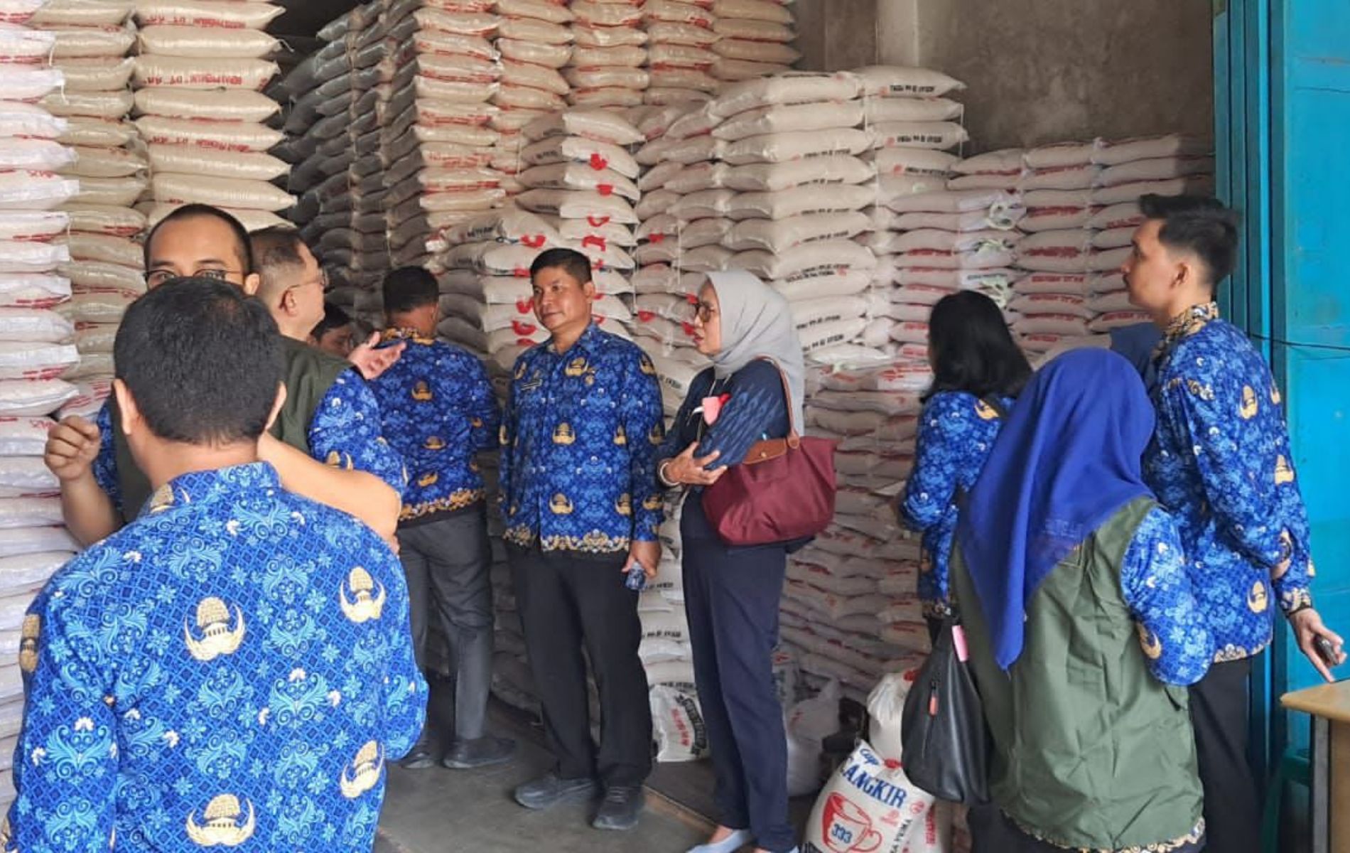 Disperindag Medan Sidak Beras Oplosan di Pasar Sukaramai dan Irian Supermarket