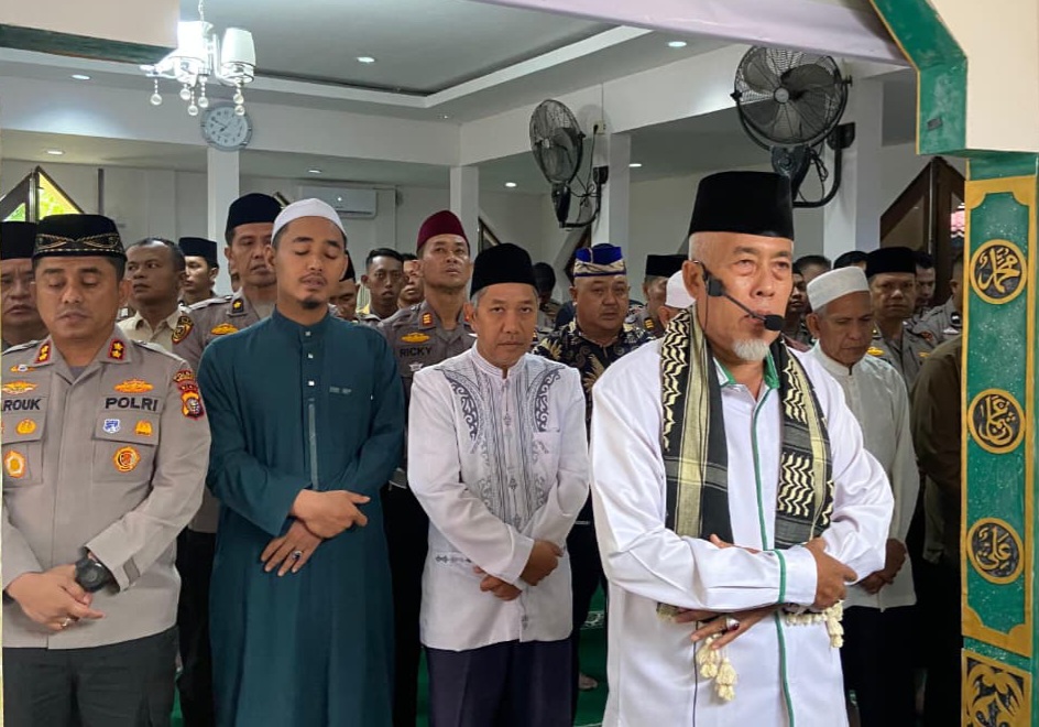 Polres Indragiri Hilir Gelar Doa Bersama dan Salat Ghaib Untuk Almarhum Affan Kurniawan