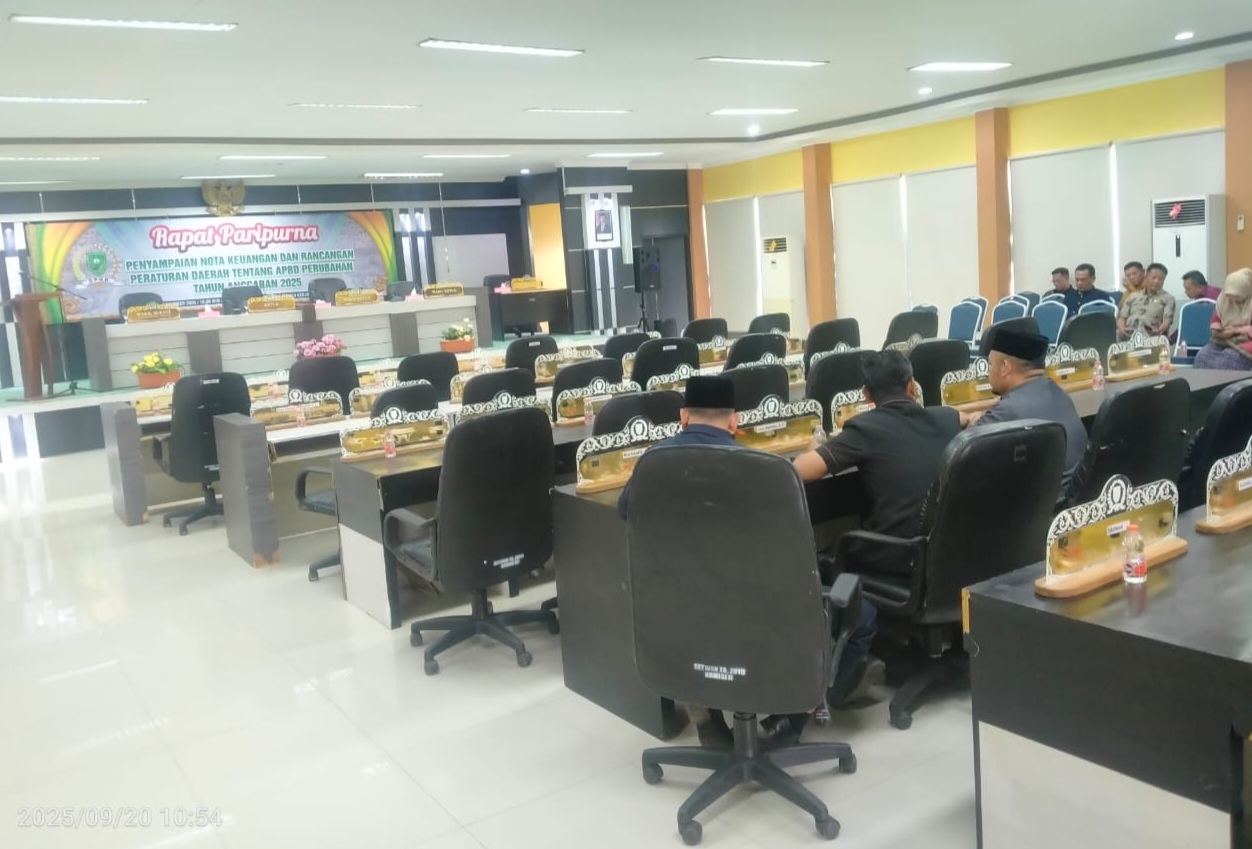 Bangku Kosong! Belasan Dewan Tak Hadir Sidang Paripurna Nota Keuangan APBD-P Inhu Molor