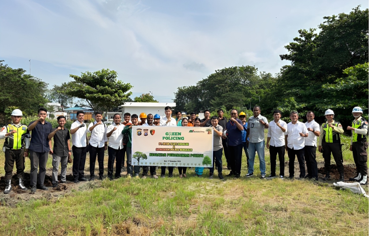 Green Policing, Reskrim Polres Bengkalis Sosialisasi Judol dan Tanam Pohon Bersama Karyawan ISA