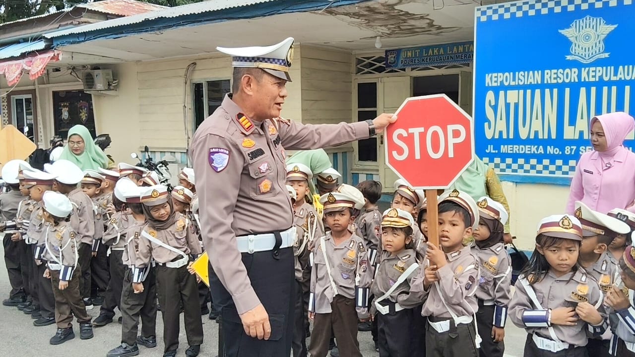 Program Polsanak, Kasat Lantas Polres Kepulausn Meranti Ajak Anak Usia Dini Tertib Lalu Lintas
