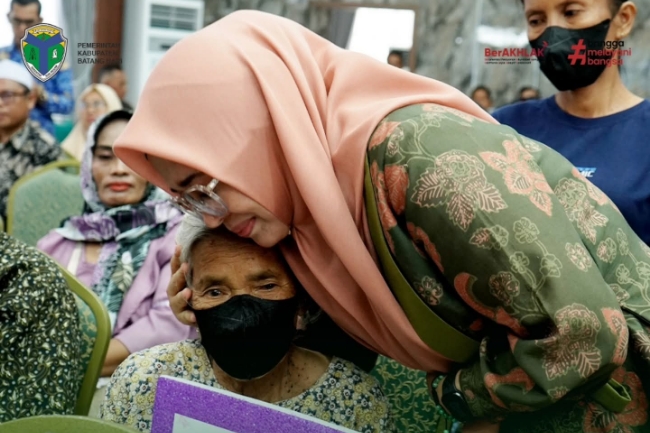 Zulva Fadhil Serahkan Bantuan Korban Bencana Alam dan Non Alam 2025