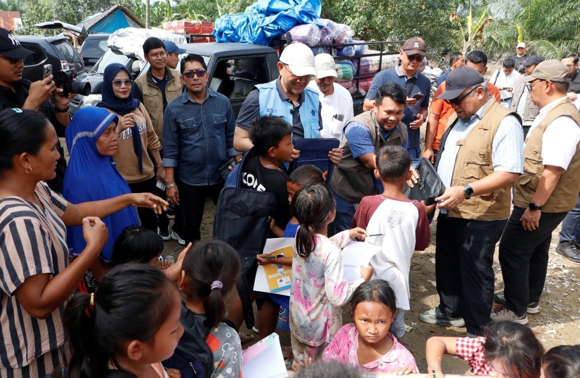 Semangat Belajar Pascabanjir, Holding PTPN Salurkan Bantuan Pendidikan dan Logistik di Langkat