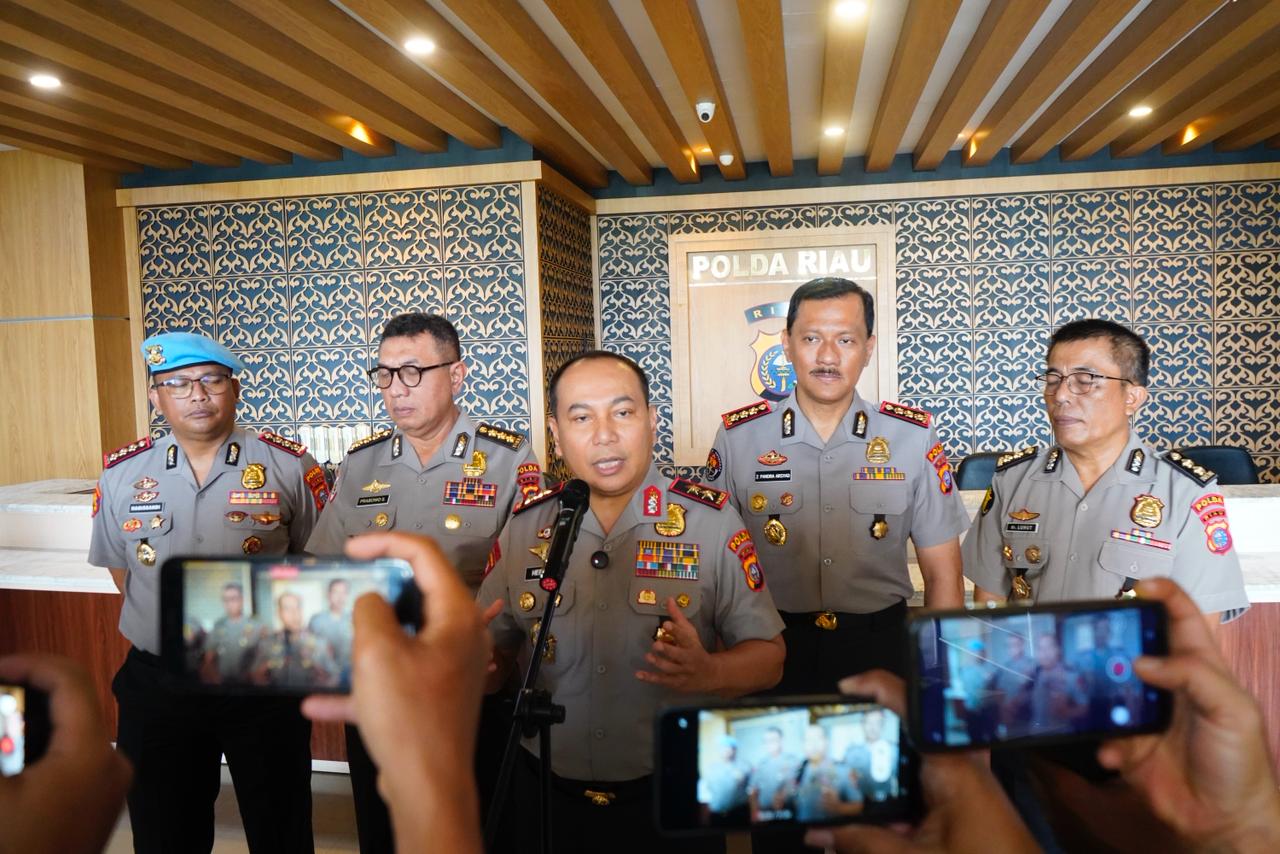 Tanpa Terkecuali, Seluruh Personel Polda Riau dan Polres hingga Polsek Jajaran Serentak Tes Urine