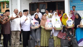 Komisi VIII DPR RI Hadirkan Bantuan Besar Bagi Korban Banjir Langkat