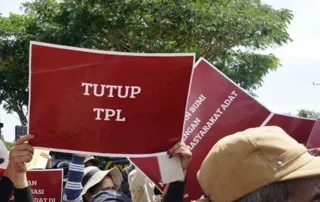 Nasib Ribuan Karyawan TPL Pasca Pencabutan Izin PBPH: Antara Efisiensi dan Hak Buruh