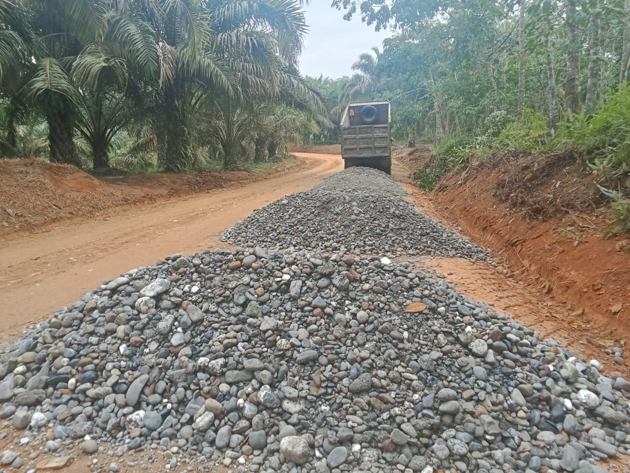 Pemeliharaan 17 Jalan Tuntas Sebelum Lebaran, PUPR Rohul Pastikan Kelancaran Perjalanan Masyarakat